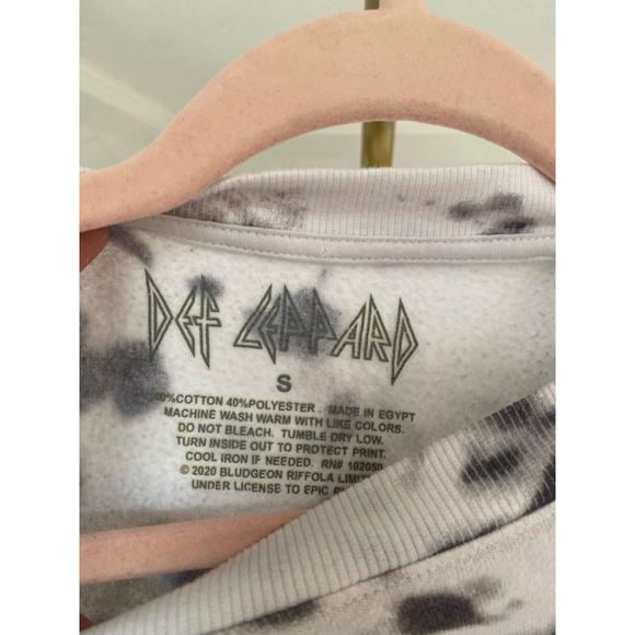 Anthropologie Def Leppard Graphic Pullover Sweatshirt Cropped Tie Dye Concert S - Picture 4 of 5
